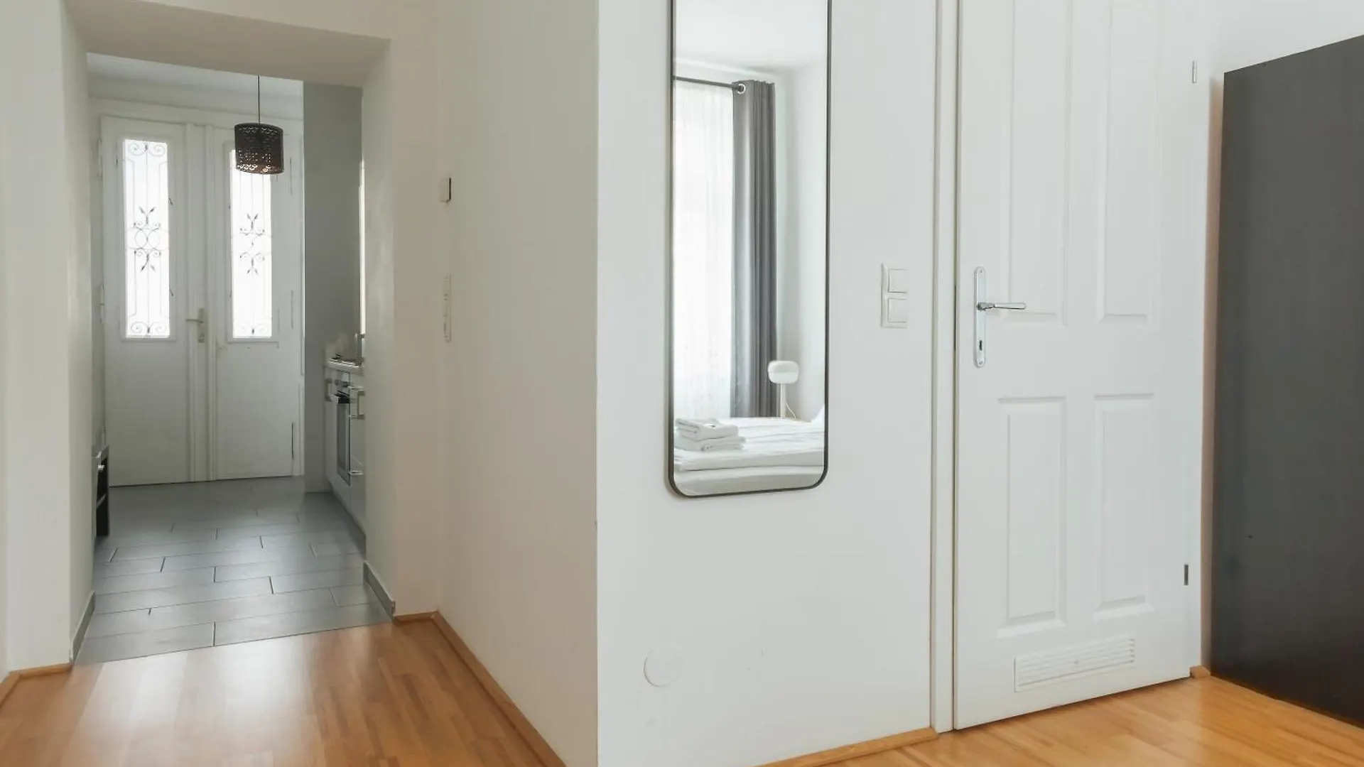 Malfatti Urban Oasis Apartment Vienna Austria